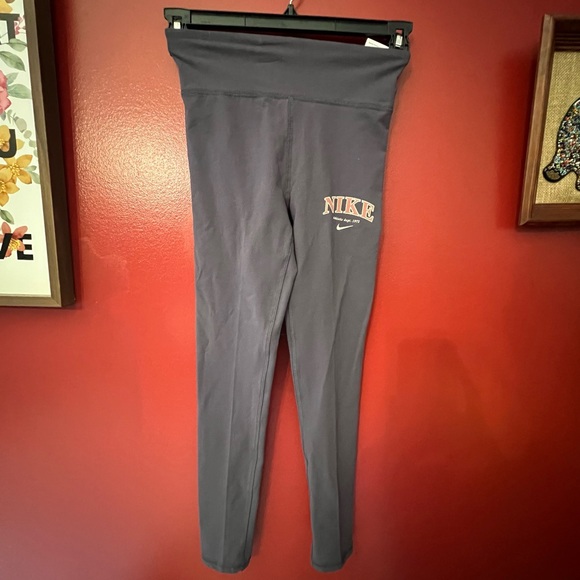 NWT Nike Kids leggings size Large - Picture 1 of 5